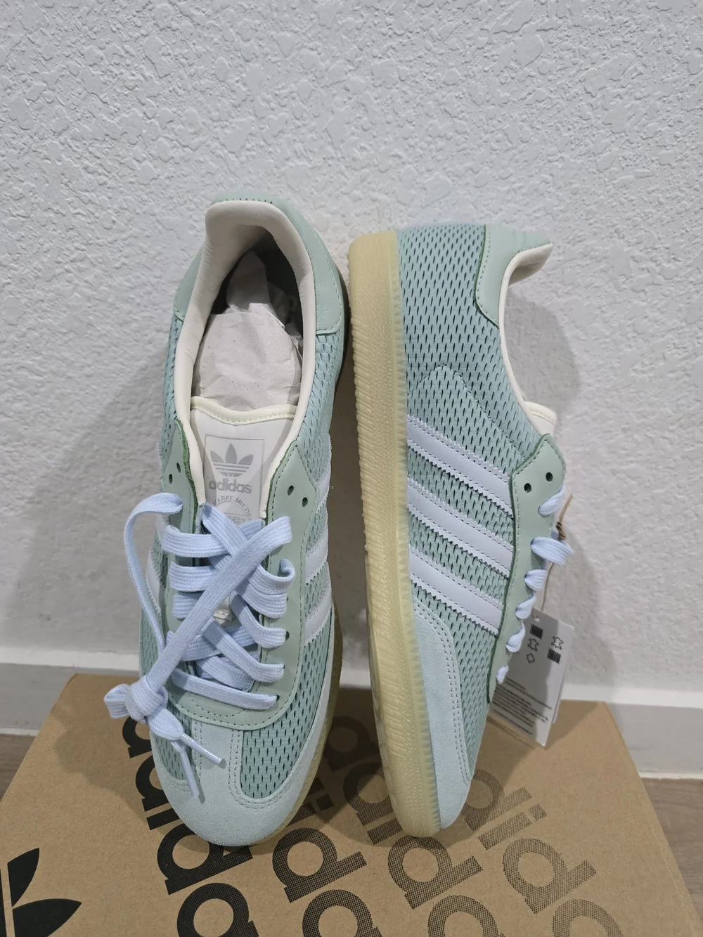 Adidas men’s Mint Green Samba Style Sneakers
